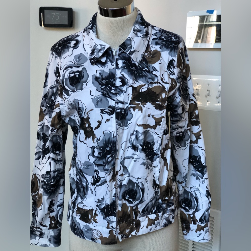 C.D. Petites Floral Zip Up Top